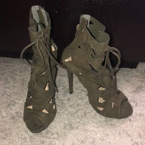 Cross cross cut out heels!!!
